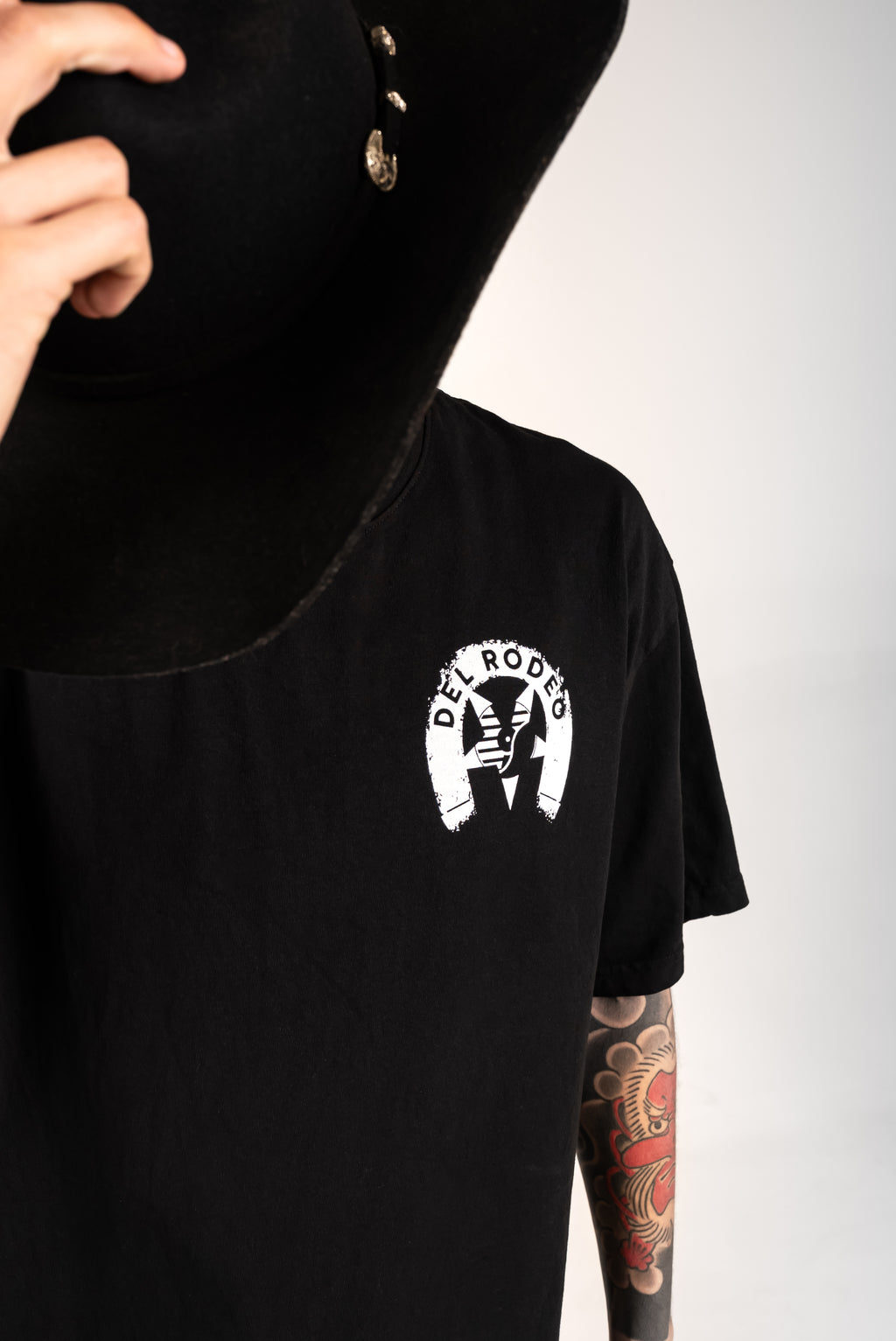 BLACK RODEO TEE