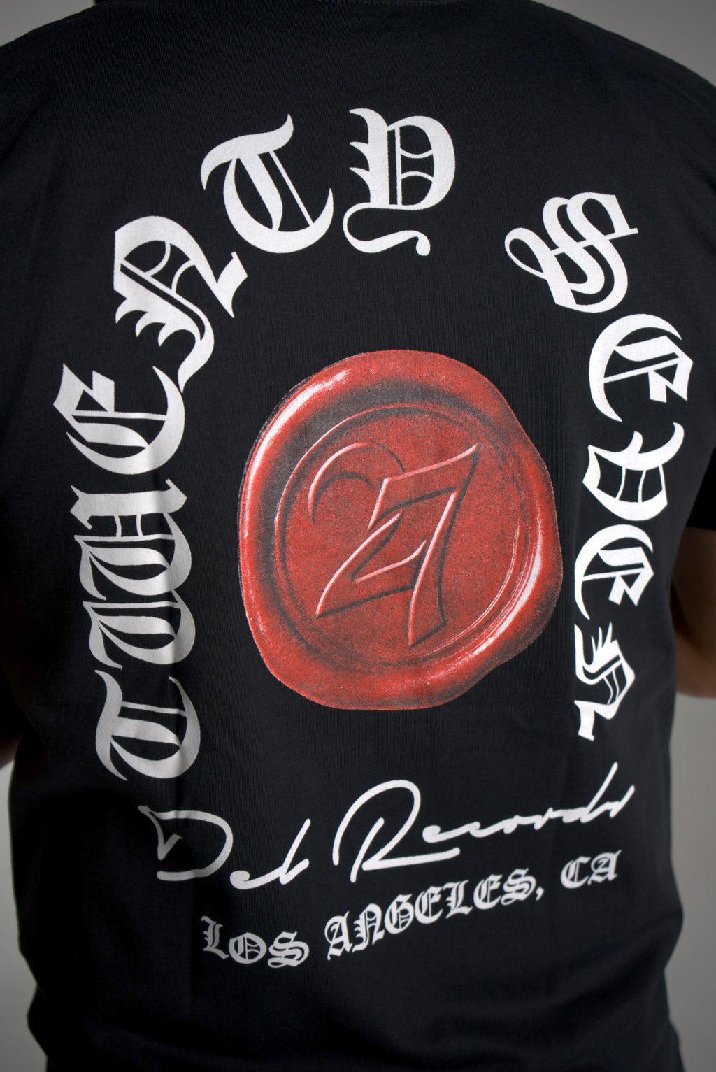 DEL 27 TEE